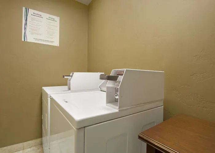 Super 8 By Wyndham Worth Tx Motel 2*