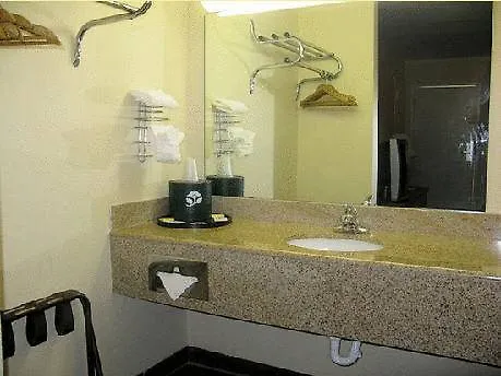 Super 8 By Wyndham Worth Tx Motel Fort Worth